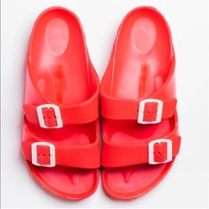 Pool side shoes NWOT